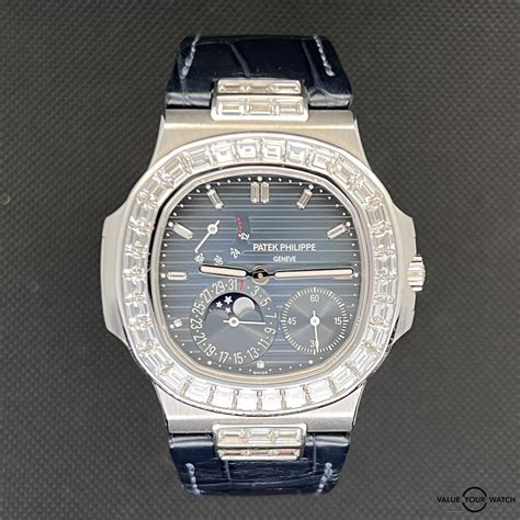 patek philippe nautilus 5724g-001|Patek Philippe Nautilus 5726.